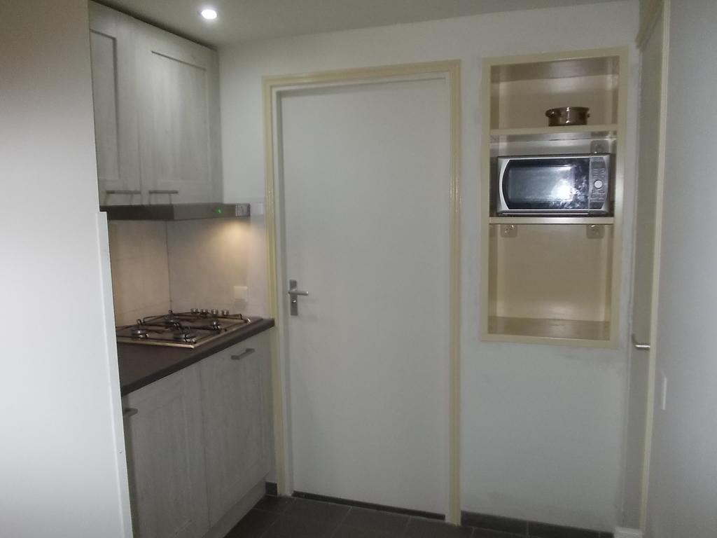 Apartment + Studios Insulinde 提耳堡 客房 照片