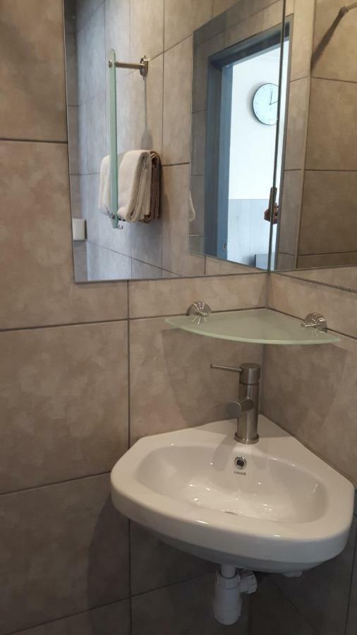 Apartment + Studios Insulinde 提耳堡 外观 照片